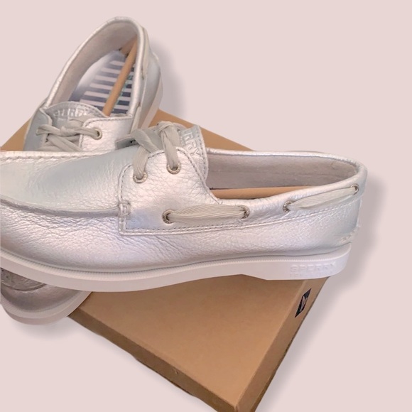 NEW in box Sperry Big Girls boat shoe silver top sider metallic women - Picture 1 of 6